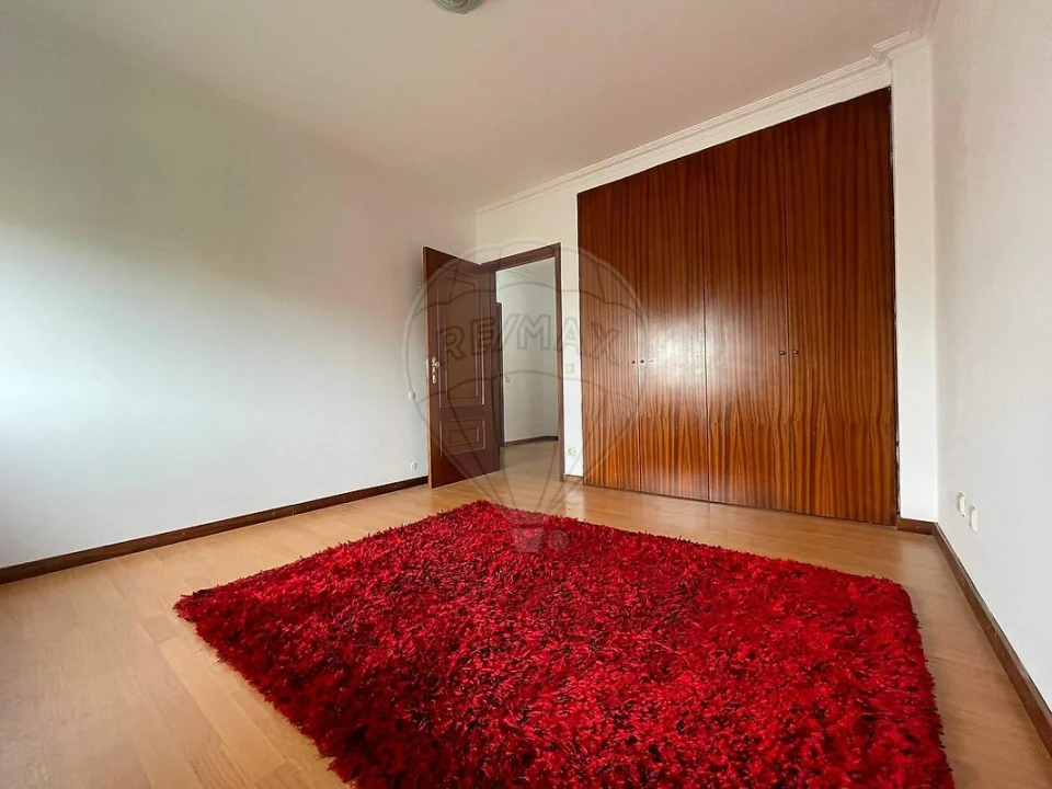 Apartamento T2 para Venda em Santo Varão Foto 1