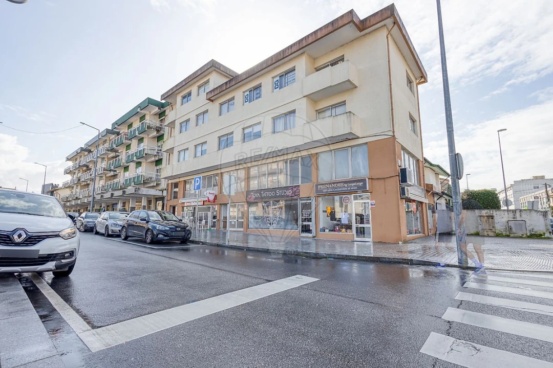 Loja para Arrendamento em Cidade da Maia Foto 2