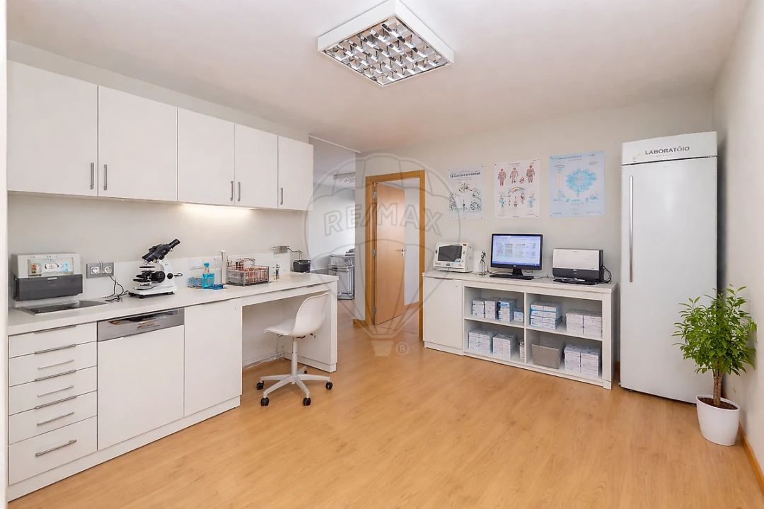 Loja para Arrendamento em Cidade da Maia Foto 2