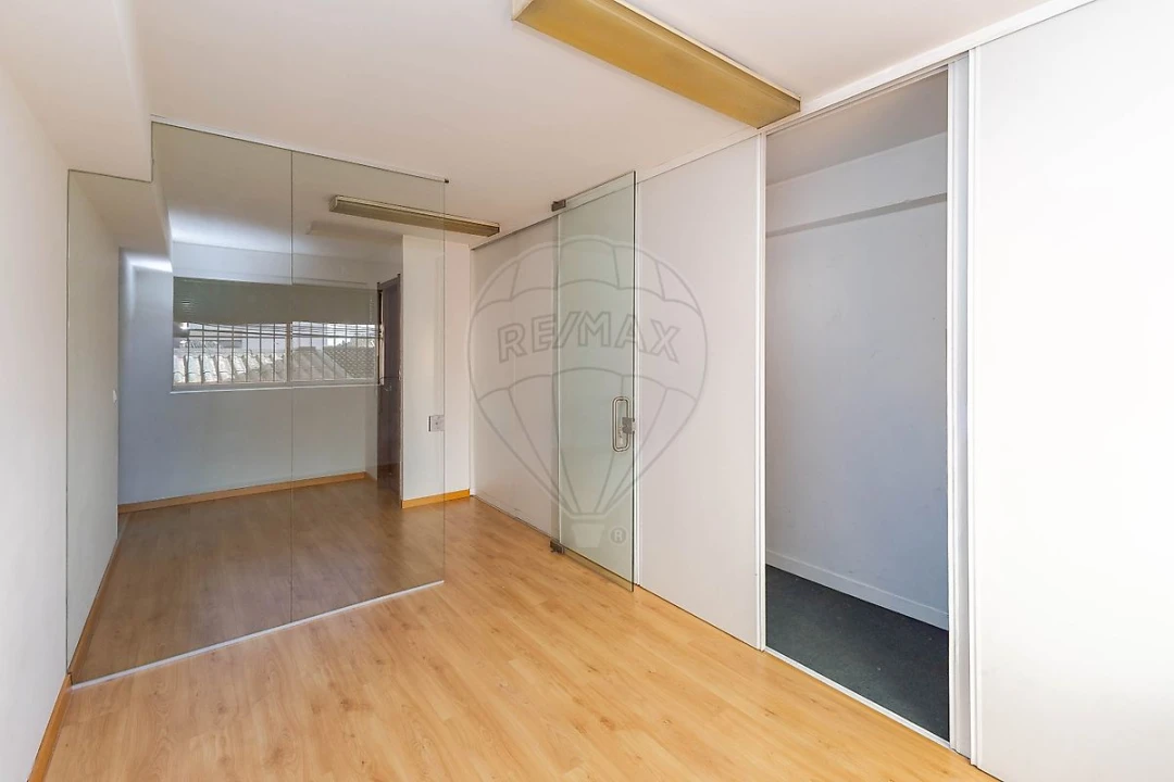 Loja para Arrendamento em Cidade da Maia Foto 25