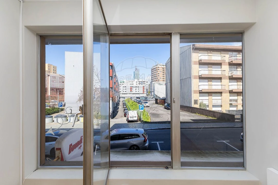 Loja para Arrendamento em Cidade da Maia Foto 13