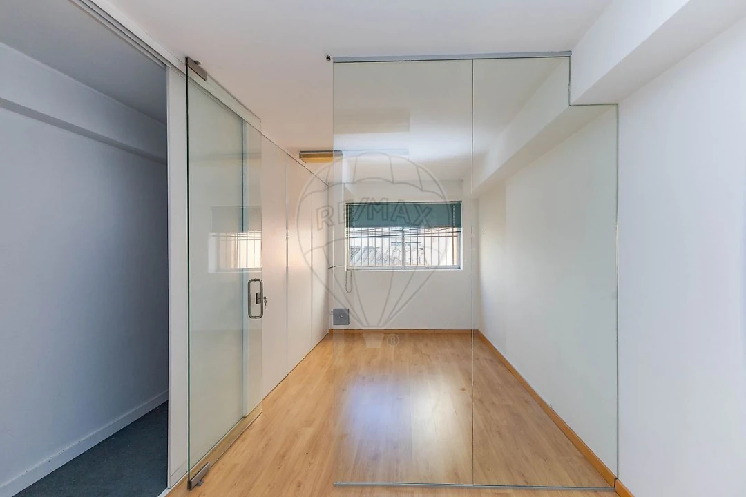 Loja para Arrendamento em Cidade da Maia Foto 22