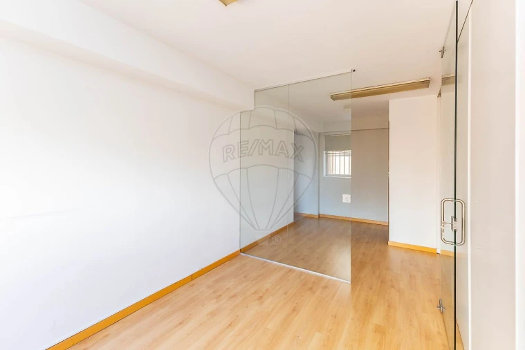 Loja para Arrendamento em Cidade da Maia Foto 24