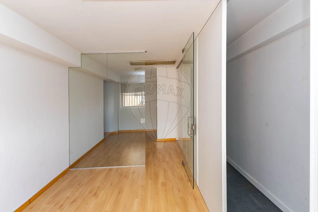 Loja para Arrendamento em Cidade da Maia Foto 26