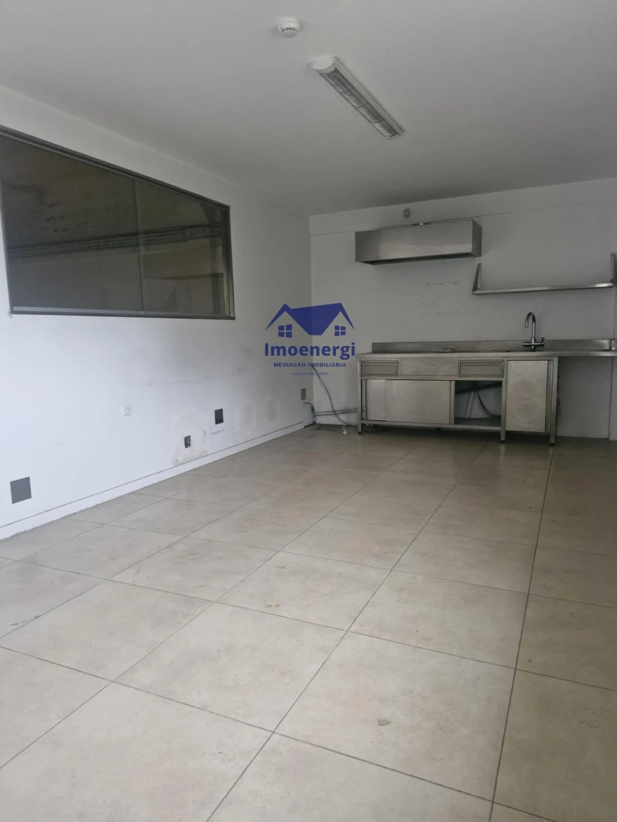 Armazém para Arrendamento em Moreira Foto 13