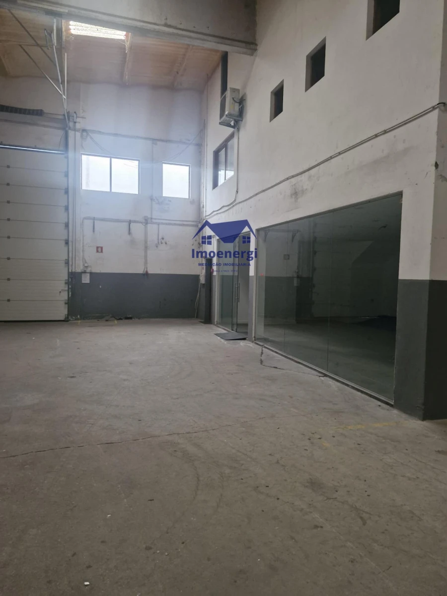 Armazém para Arrendamento em Moreira Foto 14