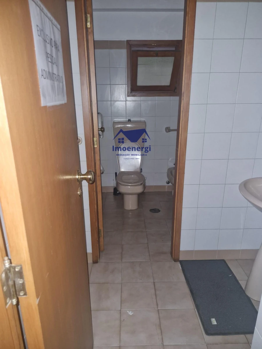 Armazém para Arrendamento em Moreira Foto 3