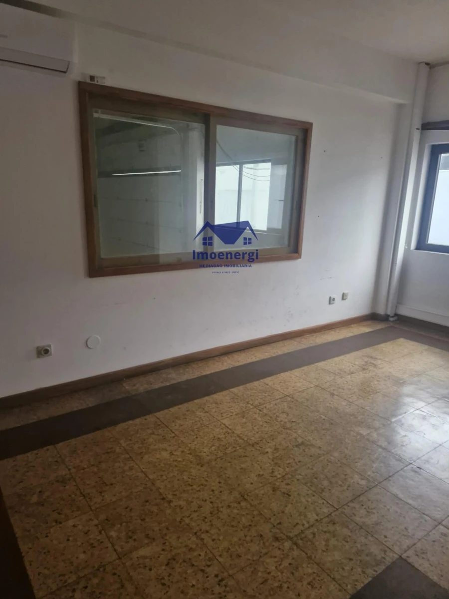Armazém para Arrendamento em Moreira Foto 5