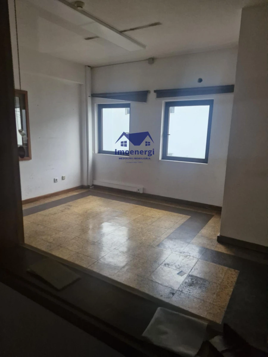 Armazém para Arrendamento em Moreira Foto 6