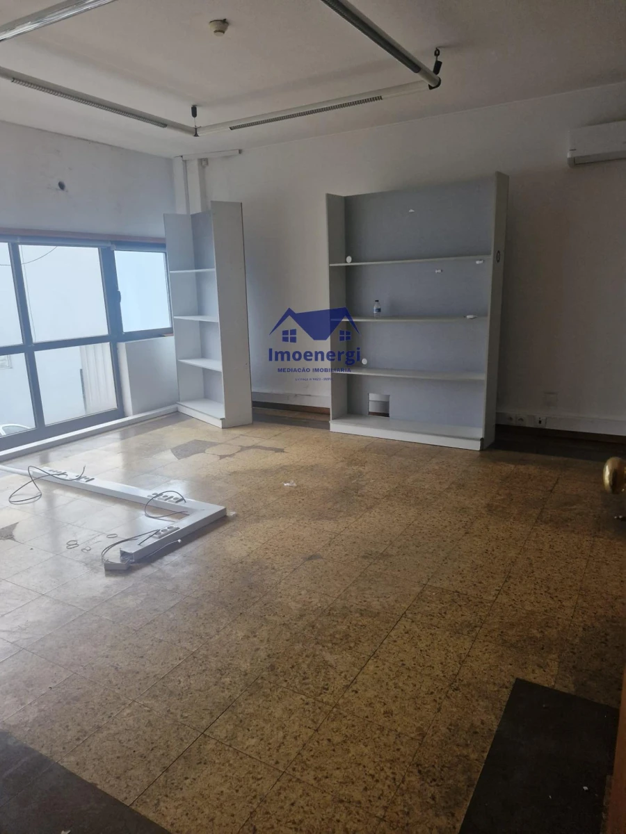 Armazém para Arrendamento em Moreira Foto 8