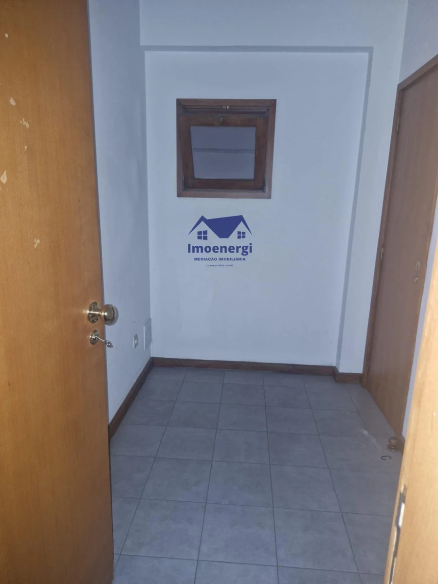 Armazém para Arrendamento em Moreira Foto 9