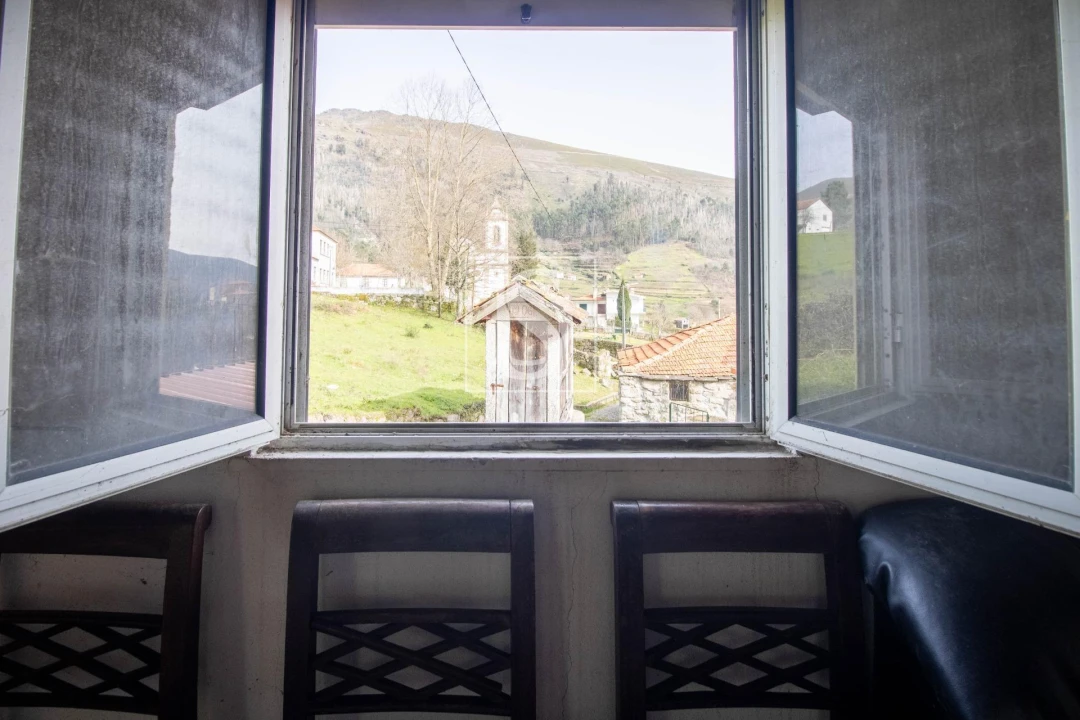 Moradia T3 para Venda em Teixeira e Teixeiró Foto 17