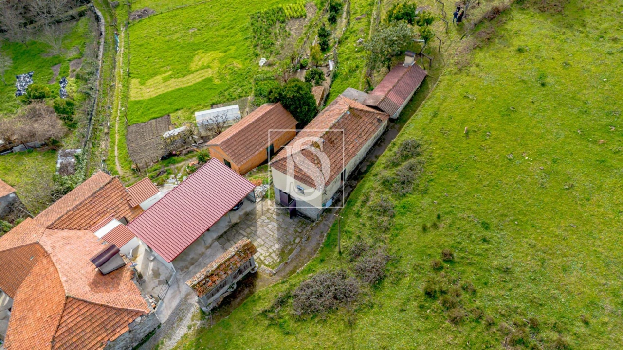 Moradia T3 para Venda em Teixeira e Teixeiró Foto 22