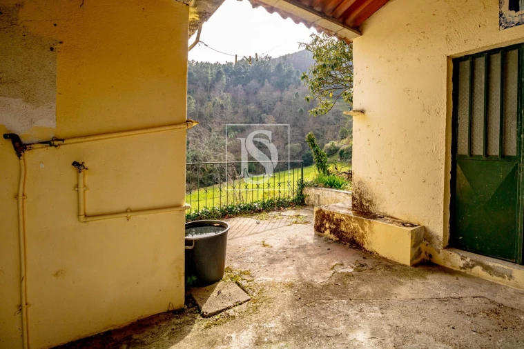 Moradia T3 para Venda em Teixeira e Teixeiró Foto 6