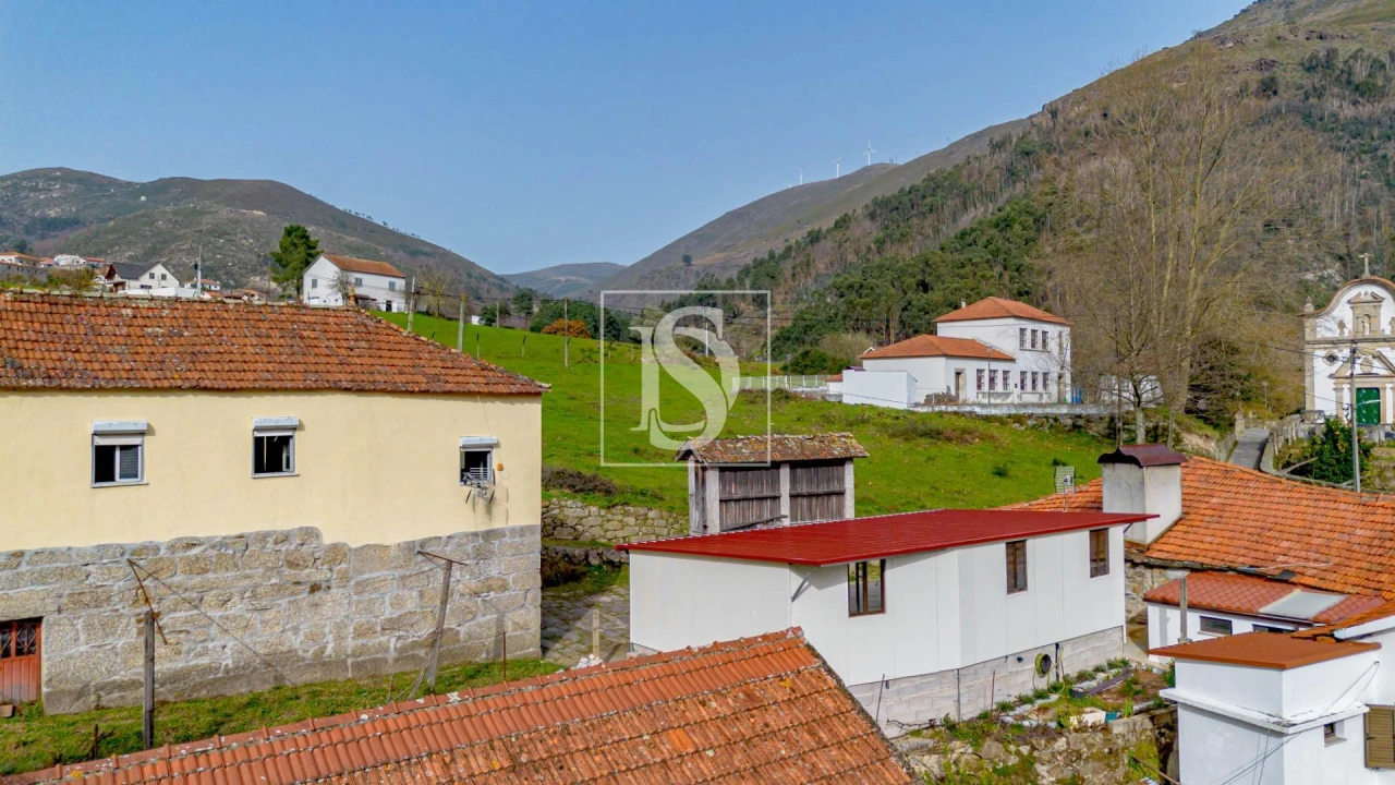 Moradia T3 para Venda em Teixeira e Teixeiró Foto 18