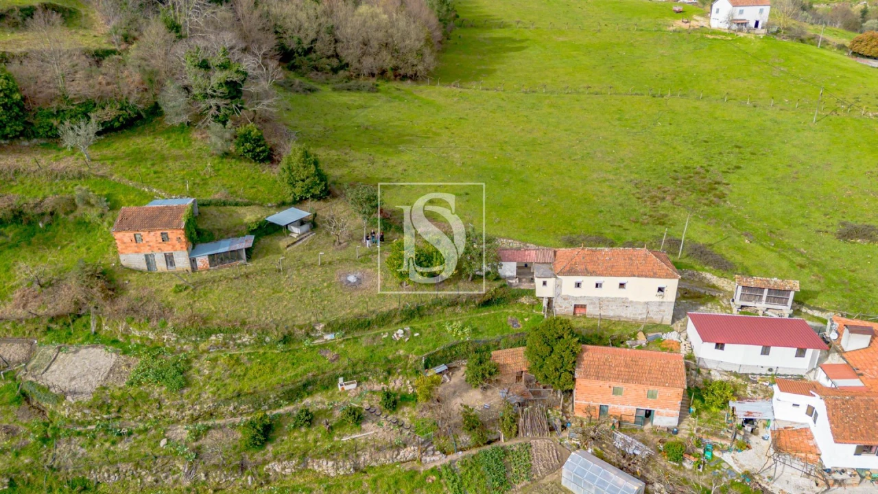 Moradia T3 para Venda em Teixeira e Teixeiró Foto 27