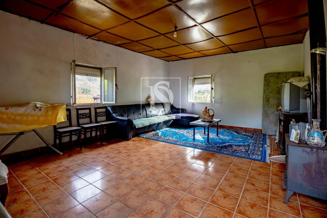 Moradia T3 para Venda em Teixeira e Teixeiró Foto 4