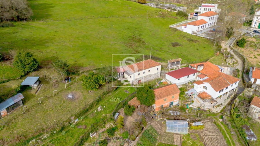 Moradia T3 para Venda em Teixeira e Teixeiró Foto 28