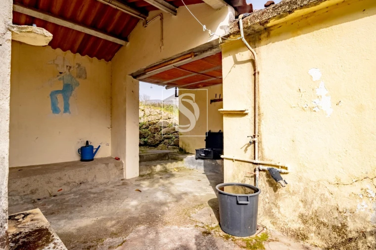 Moradia T3 para Venda em Teixeira e Teixeiró Foto 7