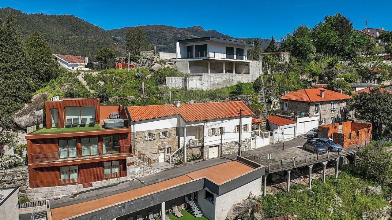 Moradia T4 para Venda em Vilar da Veiga Foto 2