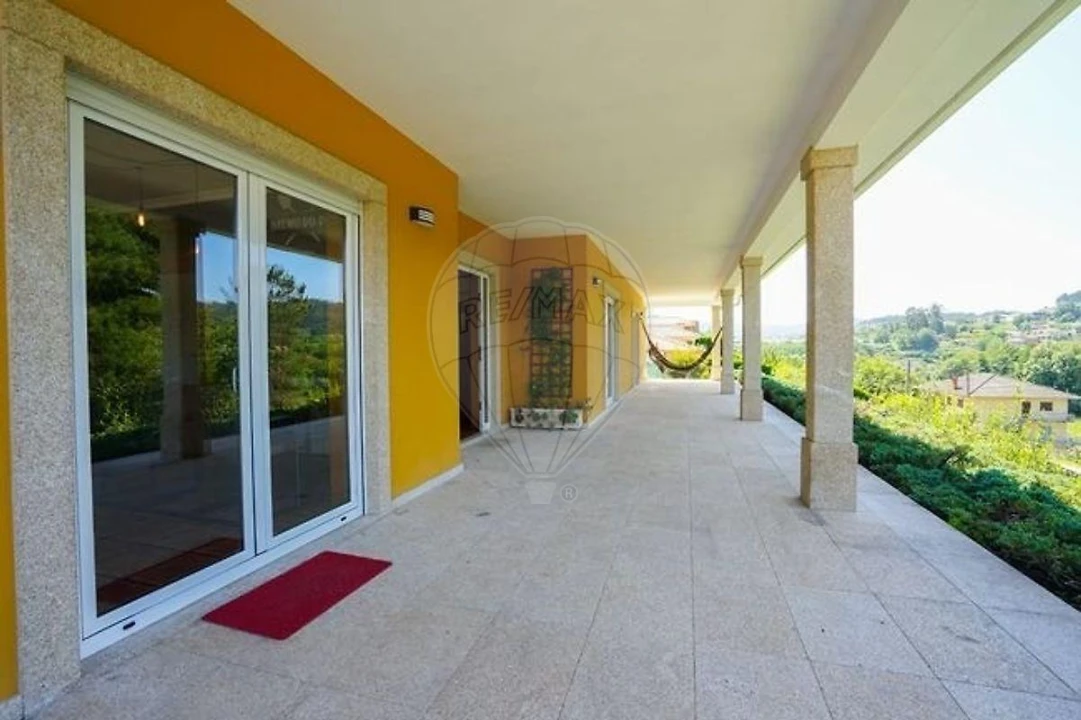 Moradia T4 para Venda em Fonte Arcada e Oliveira Foto 31