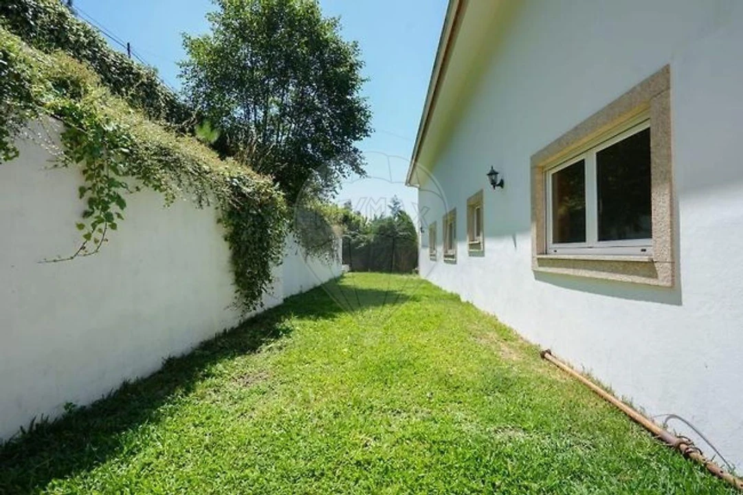 Moradia T4 para Venda em Fonte Arcada e Oliveira Foto 38