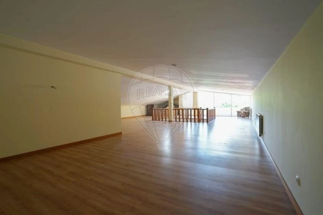 Moradia T4 para Venda em Fonte Arcada e Oliveira Foto 25