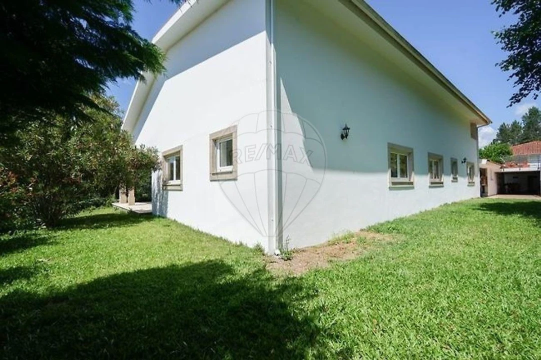 Moradia T4 para Venda em Fonte Arcada e Oliveira Foto 41