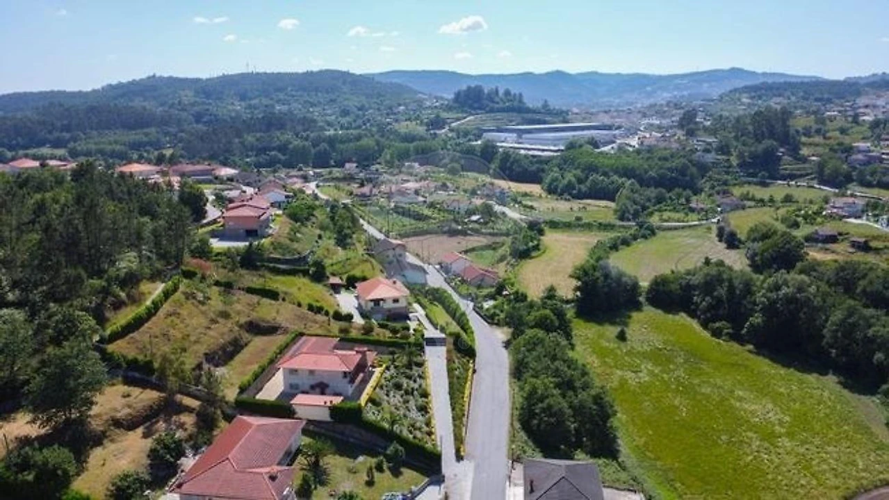 Moradia T4 para Venda em Fonte Arcada e Oliveira Foto 43