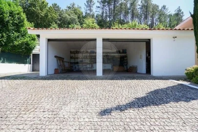 Moradia T4 para Venda em Fonte Arcada e Oliveira