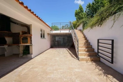 Moradia T4 para Venda em Fonte Arcada e Oliveira