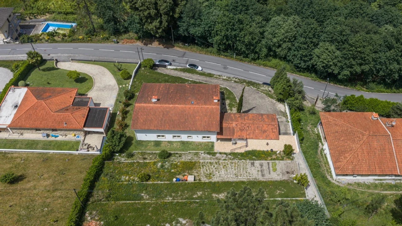Moradia T4 para Venda em Fonte Arcada e Oliveira Foto 29