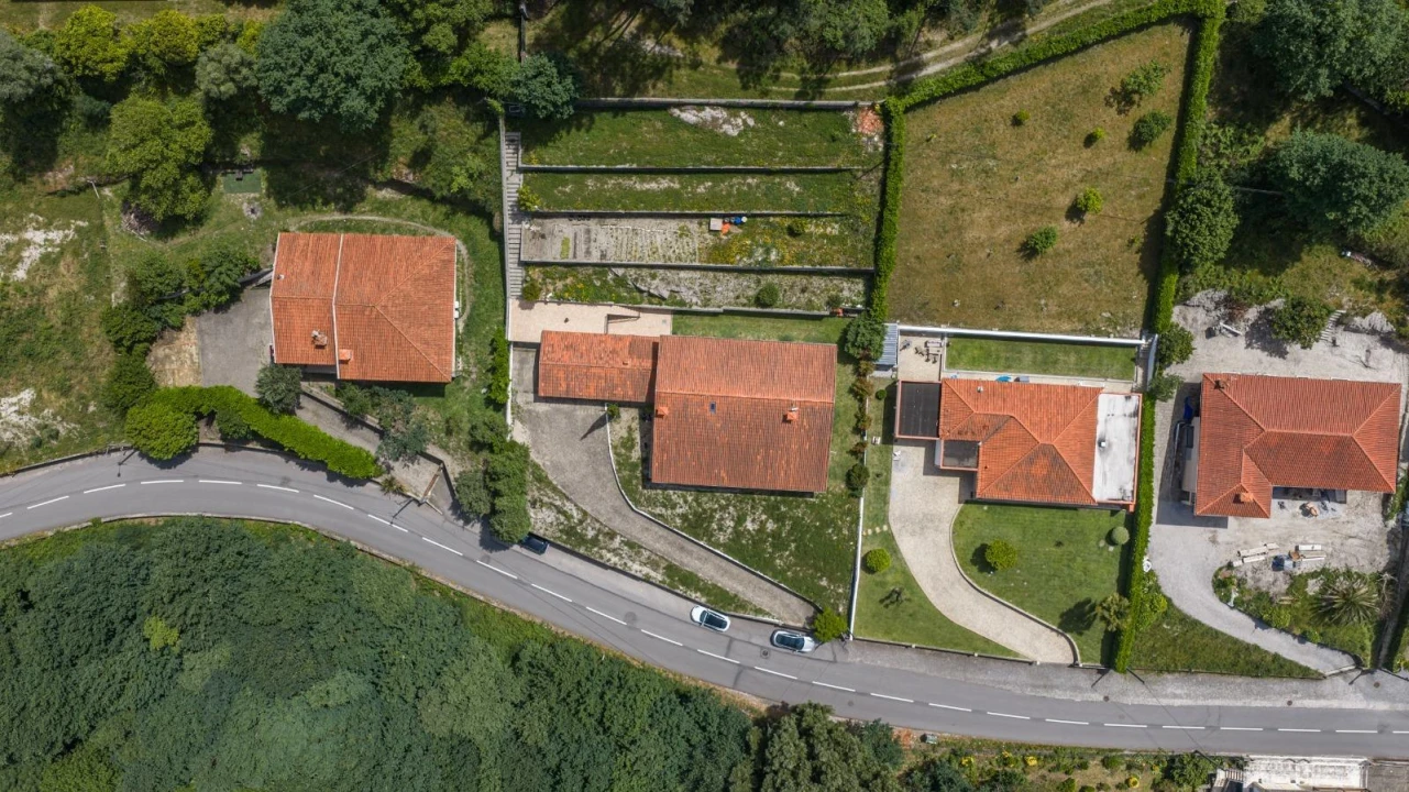 Moradia T4 para Venda em Fonte Arcada e Oliveira Foto 33