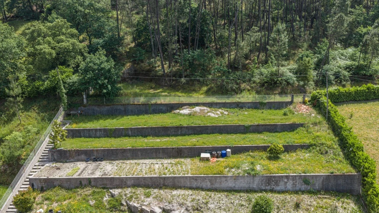 Moradia T4 para Venda em Fonte Arcada e Oliveira Foto 34