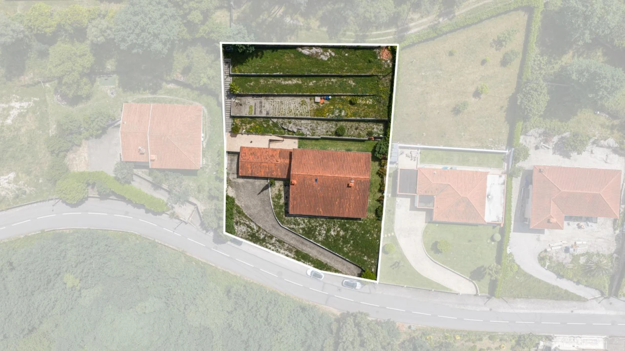 Moradia T4 para Venda em Fonte Arcada e Oliveira Foto 37