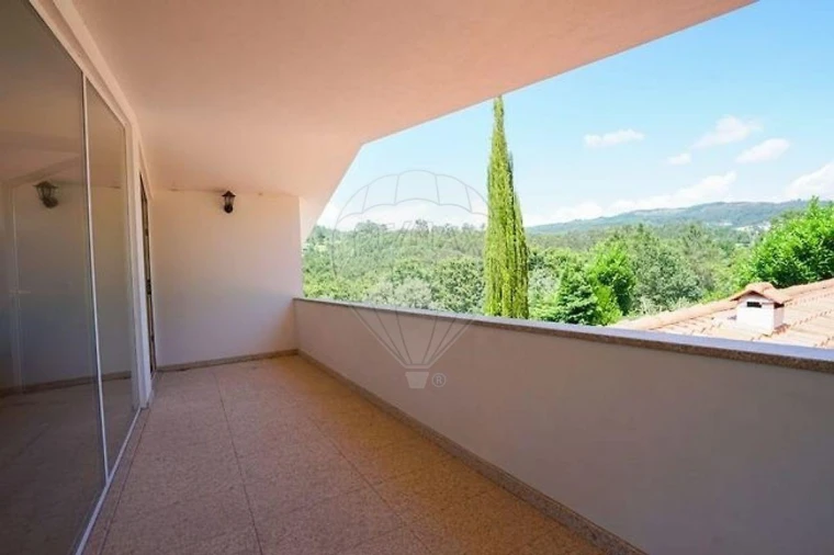 Moradia T4 para Venda em Fonte Arcada e Oliveira Foto 33