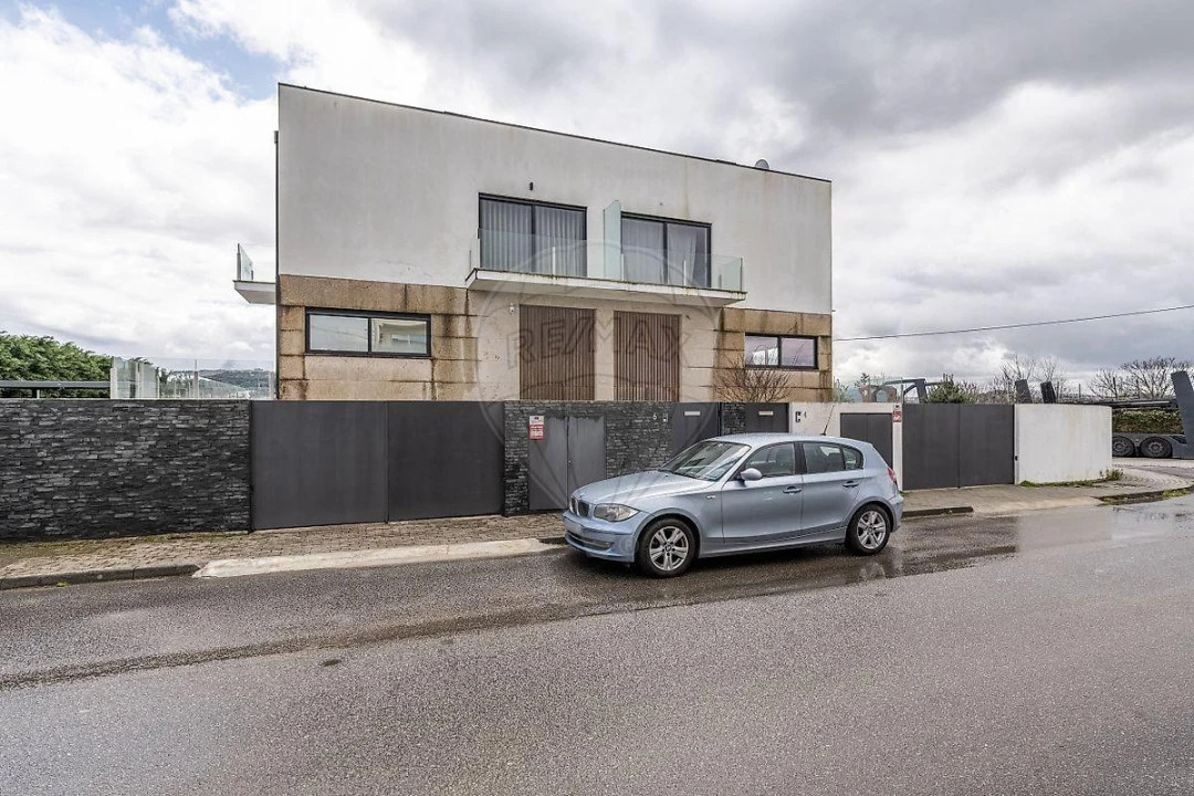 Moradia T4 para Venda em Braga (Maximinos, Sé e Cividade) Foto 32