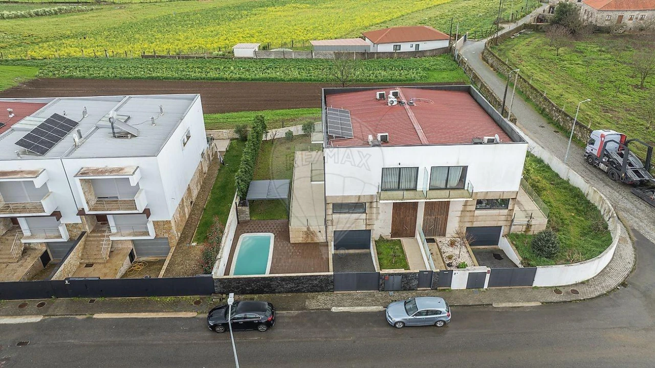 Moradia T4 para Venda em Braga (Maximinos, Sé e Cividade) Foto 33