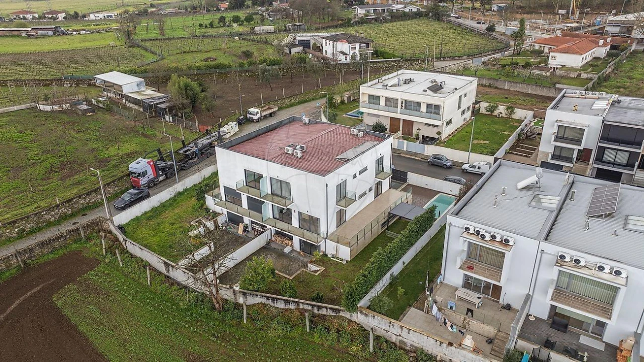 Moradia T4 para Venda em Braga (Maximinos, Sé e Cividade) Foto 34