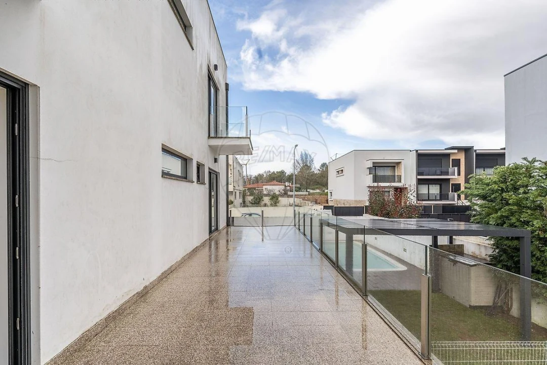 Moradia T4 para Venda em Braga (Maximinos, Sé e Cividade) Foto 9