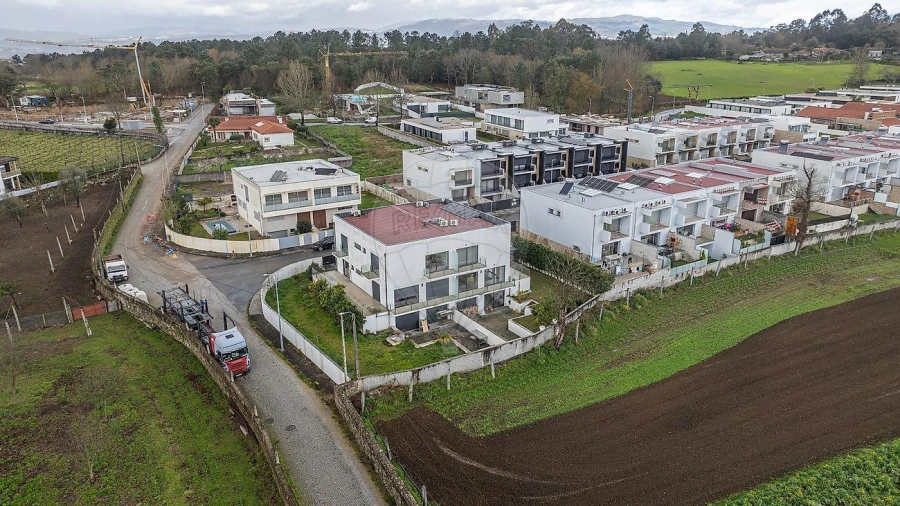 Moradia T4 para Venda em Braga (Maximinos, Sé e Cividade) Foto 36