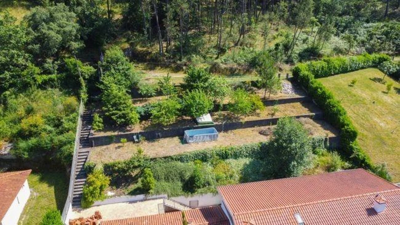 Moradia T4 para Venda em Fonte Arcada e Oliveira Foto 29