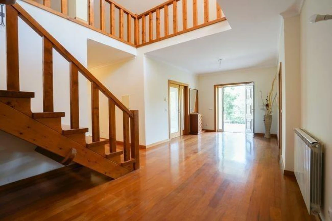 Moradia T4 para Venda em Fonte Arcada e Oliveira Foto 14