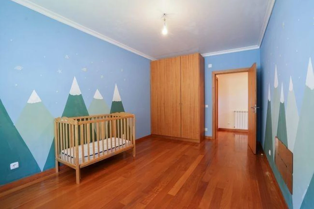 Moradia T4 para Venda em Fonte Arcada e Oliveira Foto 21