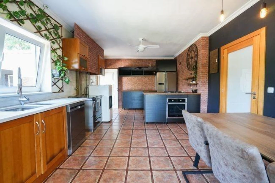 Moradia T4 para Venda em Fonte Arcada e Oliveira Foto 23