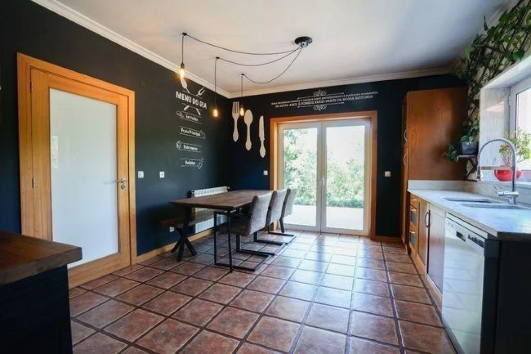 Moradia T4 para Venda em Fonte Arcada e Oliveira Foto 34