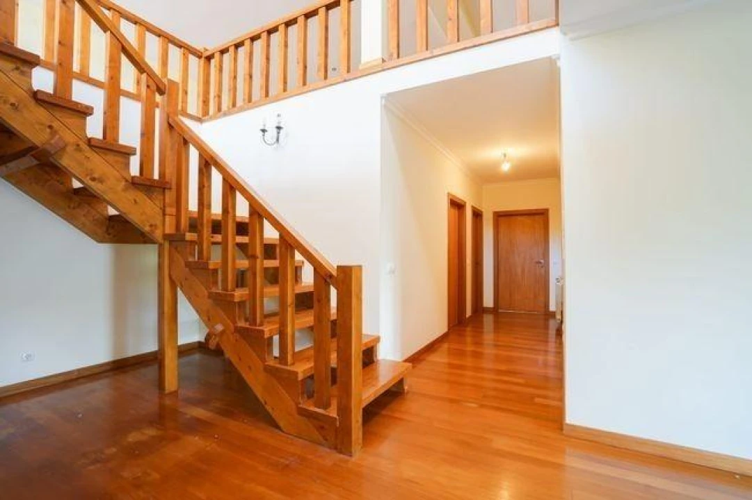 Moradia T4 para Venda em Fonte Arcada e Oliveira Foto 42