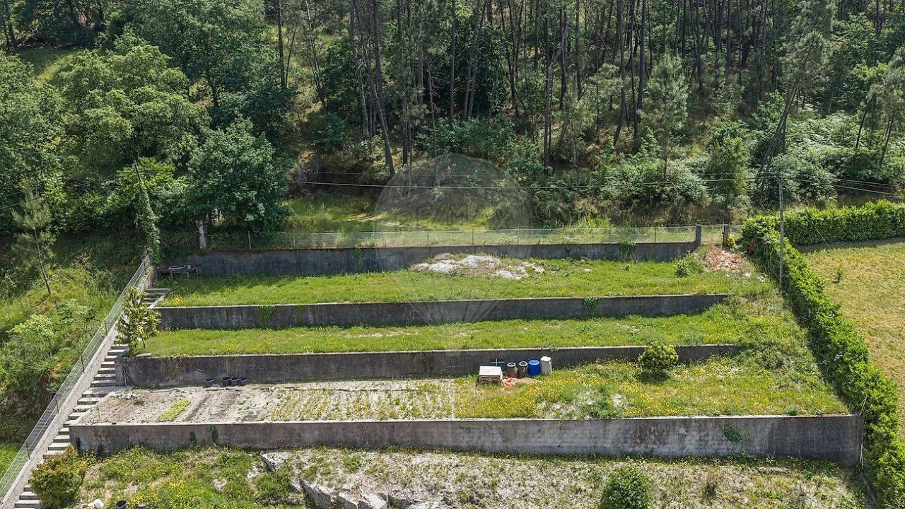 Moradia T4 para Venda em Fonte Arcada e Oliveira Foto 31
