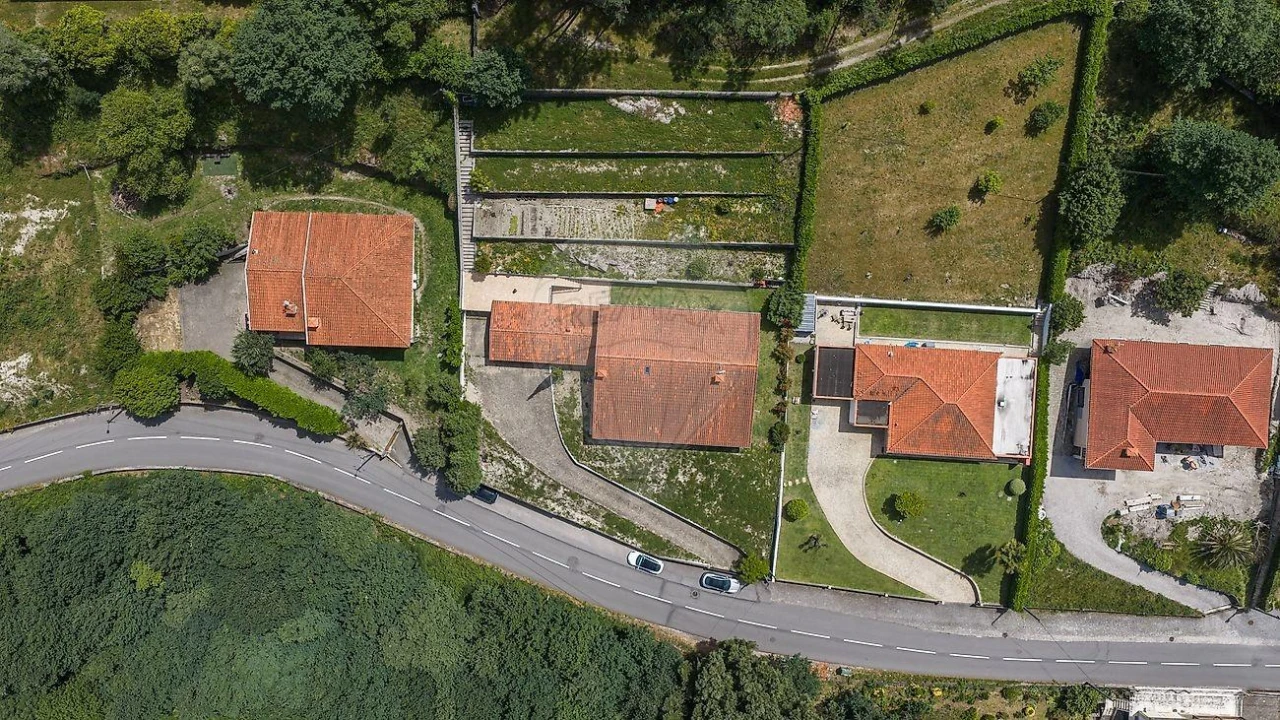 Moradia T4 para Venda em Fonte Arcada e Oliveira Foto 32