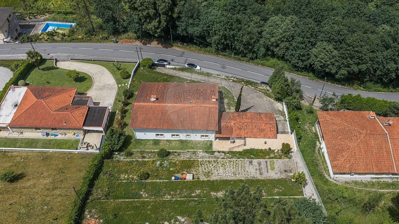 Moradia T4 para Venda em Fonte Arcada e Oliveira Foto 36